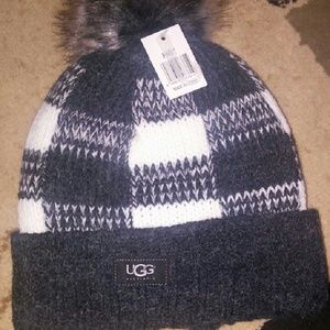 Ugg hat

Brand new, unisex