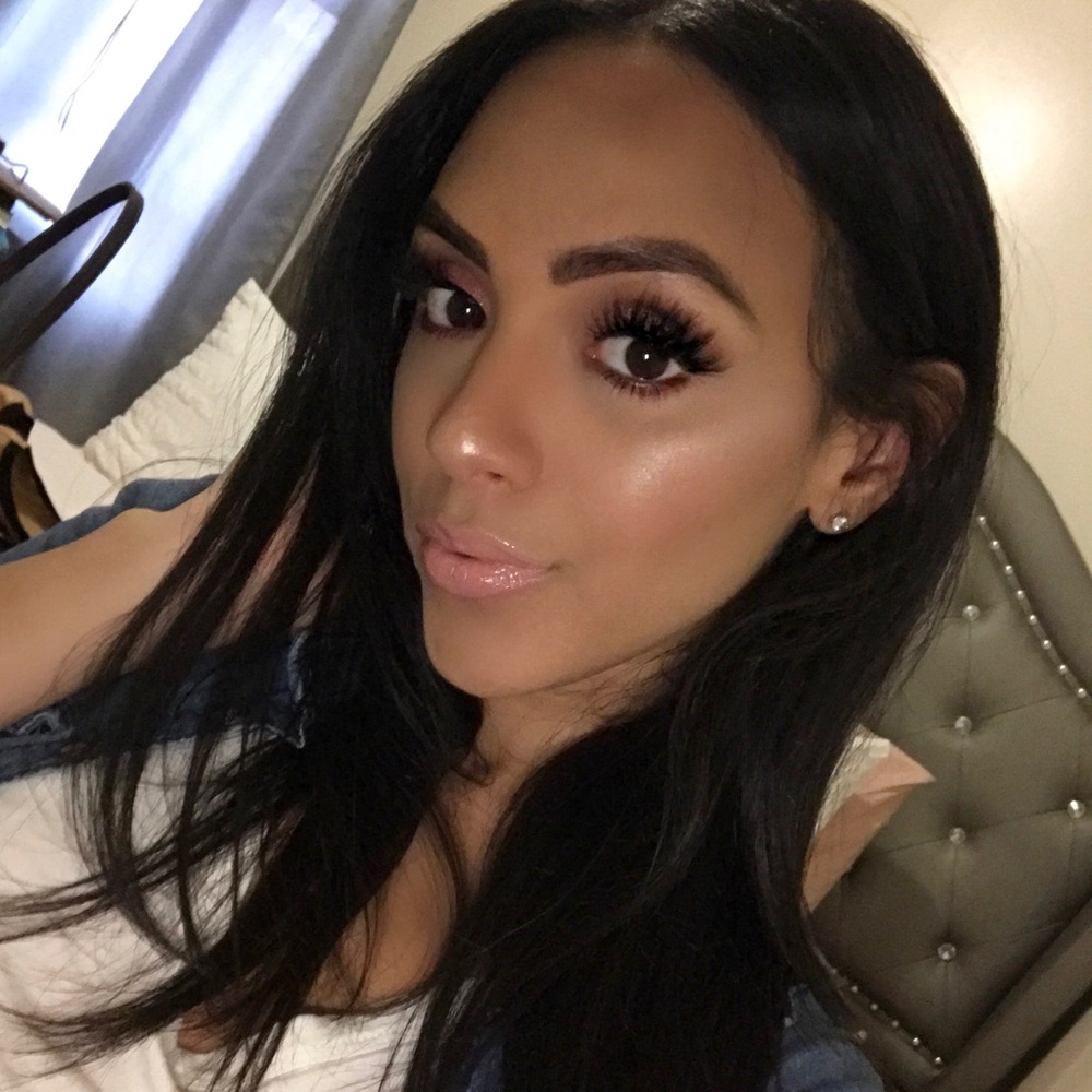 Meet your Posher, Carla