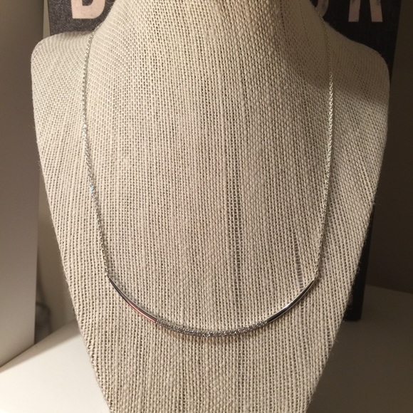 BNWT Stella &a Dot Crescent Necklace