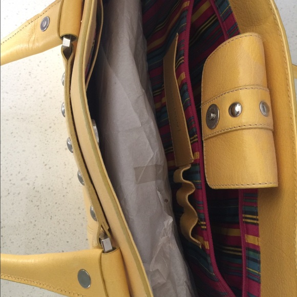 Handbag - Picture 2 of 2