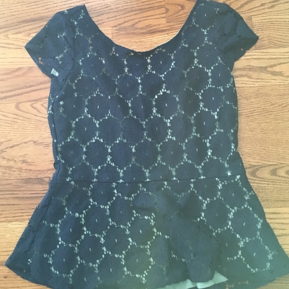 Xhilararion v neck shirt