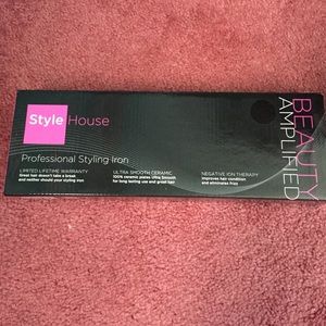 StyleHouse Beauty Amplified Straightener