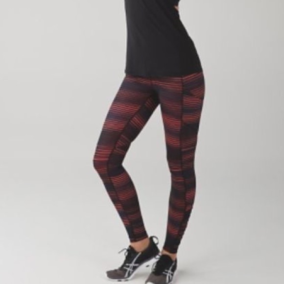 Lululemon Twisted Dune Alarming Black Speed Tights