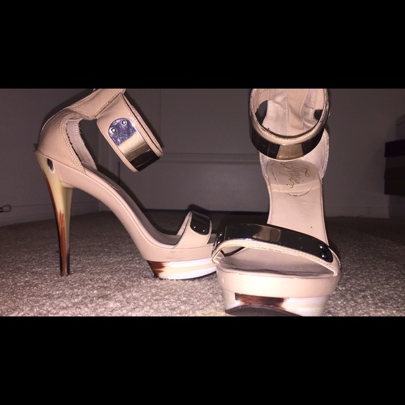 Tan fergie heels