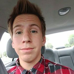 Meet your Posher, Max