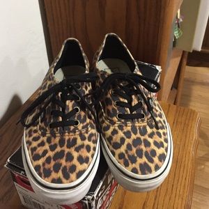 Leopard print VANS
