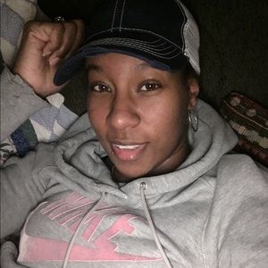 Meet your Posher, Desiree