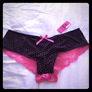 🌺Pucker Up underwear.