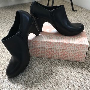 Gianni Bini Black Booties
