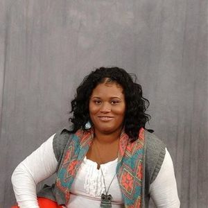 Meet your Posher, Demeka