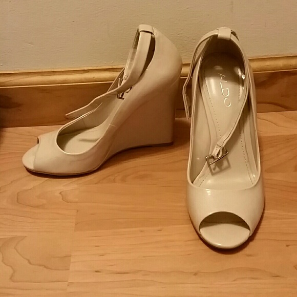 Aldo wedge nude strappy sandals.