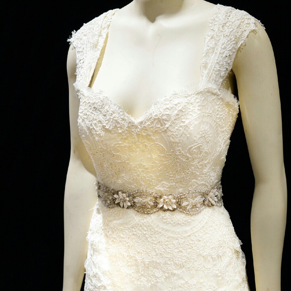 Rivini Couture, Ivory Wedding Dress - Picture 1 of 4