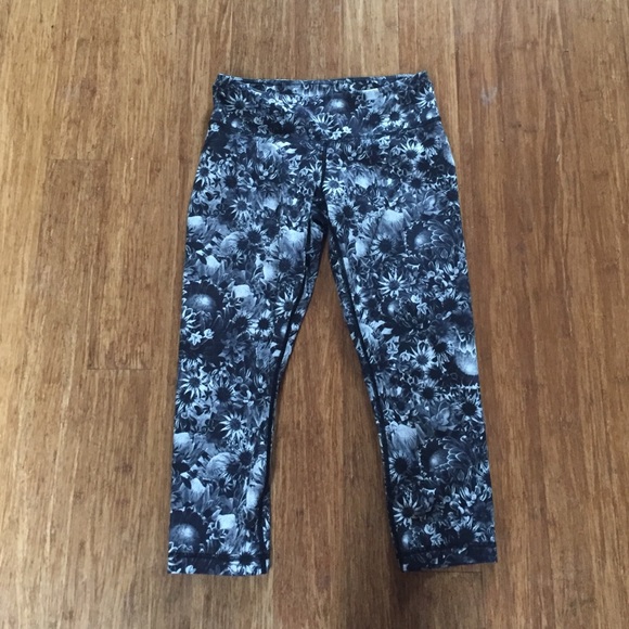 Lululemon floral crops