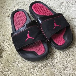 Jordan sliders