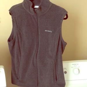 Large heather grey Columbia vest