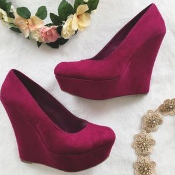 Red wedges