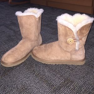 Tan Bailey Button Ugg Boots