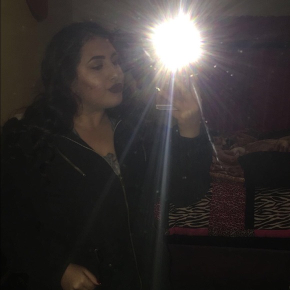 Meet your Posher, Maritza - Picture 1 of 1