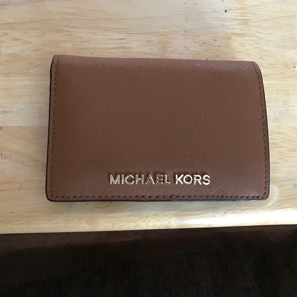 Michael Kors wallet in "acorn"