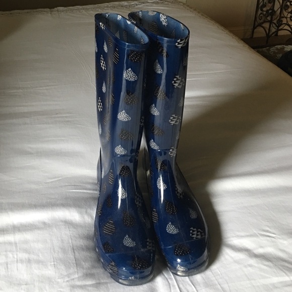 Rain boots