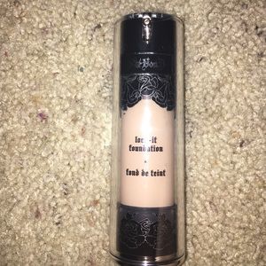 Kat von d lock it foundation in light44