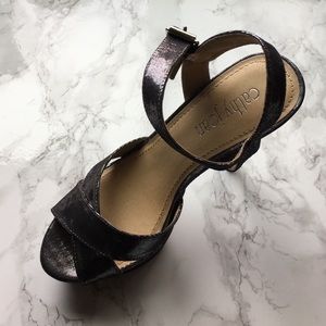 NEW Cathy Jean Pewter and Silver Platform Heels