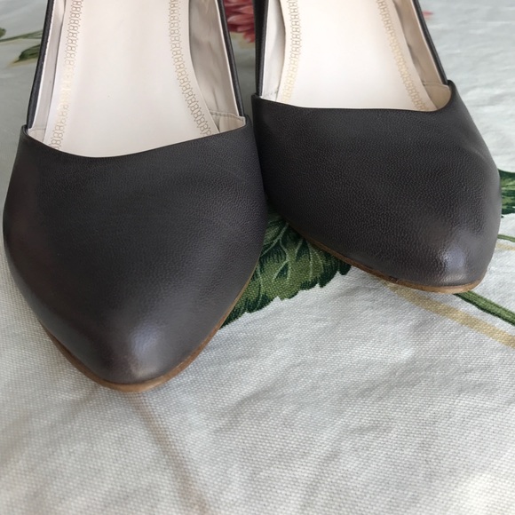 Tahari heels 👠 in almost new conditions - Picture 2 of 4