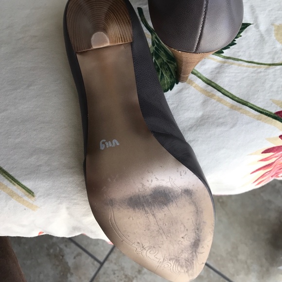 Tahari heels 👠 in almost new conditions - Picture 4 of 4