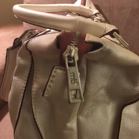 Handbag - Picture 3 of 4