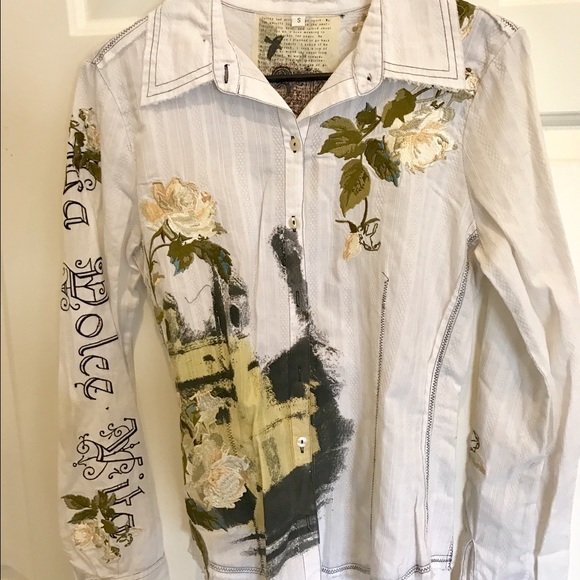Gorgeous embroidered button down shirt.