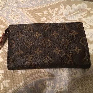 Cosmetic bag