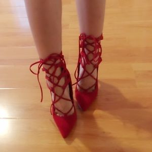 100% New Lola shoetique heels