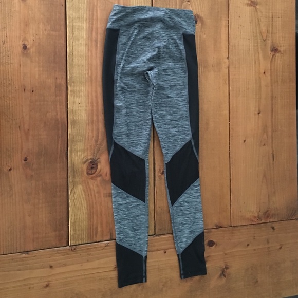 Express Core Pieced Mesh Compression Leggings - Picture 3 of 3
