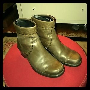 Dansko back zip ankle boots sz 41