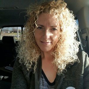 Meet your Posher, Angie