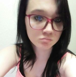 Meet your Posher, Adrianna