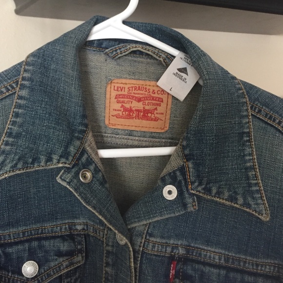 Like New Levi Strauss Denim Jacket - Picture 2 of 3
