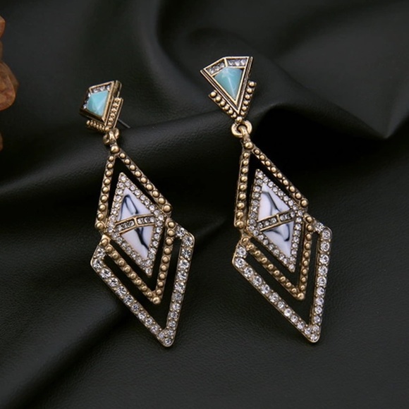 Beautiful Earrings (new) - Picture 3 of 3