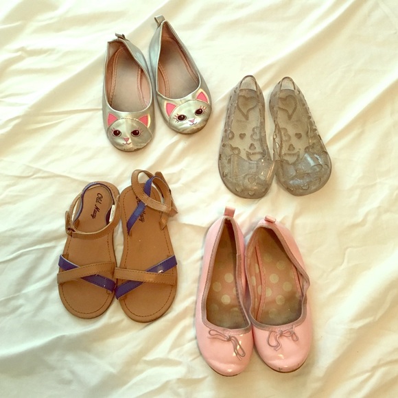Size 9 girl multiple shoes, used but great 4 play!