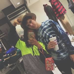 Meet your Posher, Sam