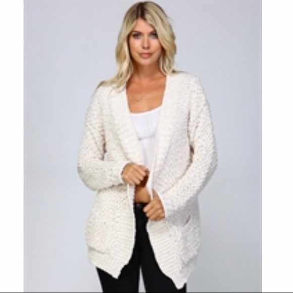 Cozy Oversized Cream Cardigan - Picture 3 of 3