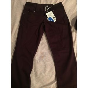 NEW Wannabettabutt skinny jeans