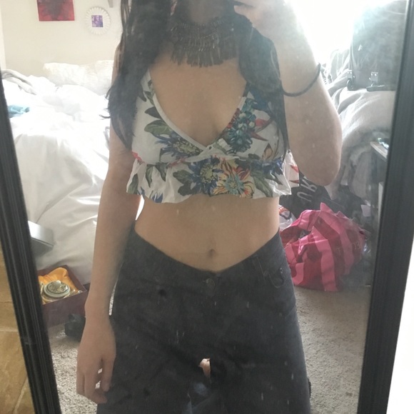 Crop top cotton candy, you can free boob in it