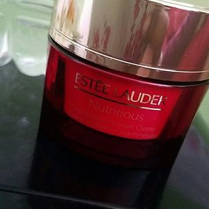 Estee Lauder moisturizing cream