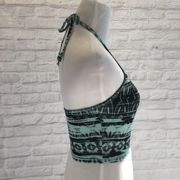 Halter crop top - Picture 2 of 4