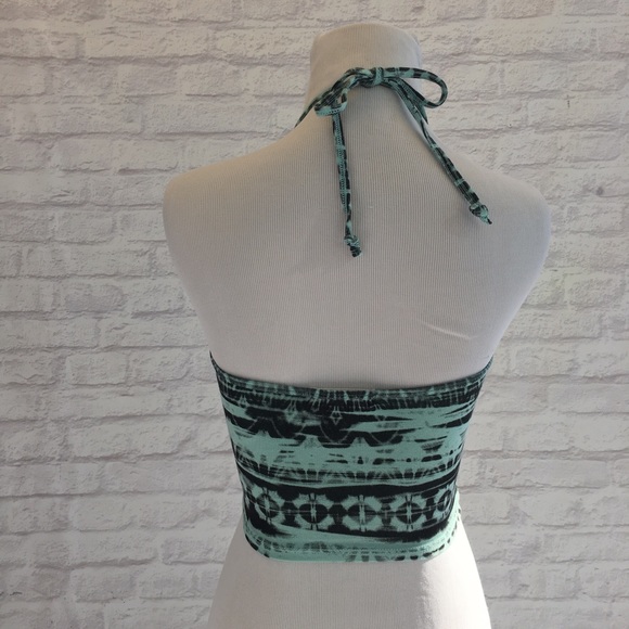 Halter crop top - Picture 3 of 4