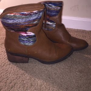 Mossimo Yarn Boots