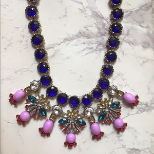 Gorgeous statement necklace!