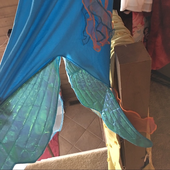 Mermaid Costume Size Large 8+ - Picture 2 of 3