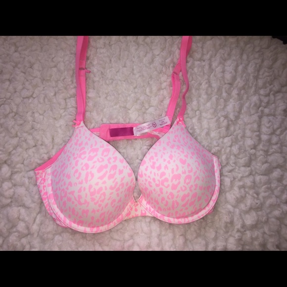 VS PINK Hot Pink Cheetah Print bra!